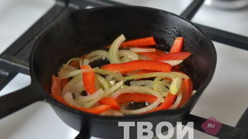 паста с бальзамическим перцем и луком