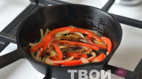 паста с бальзамическим перцем и луком