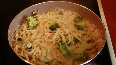 паста с брокколи и креветками