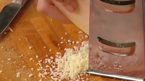 паста с грибами, маскарпоне и зеленым горошком