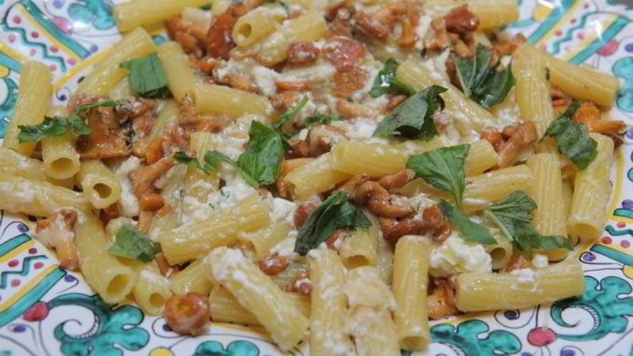 Рецепт паста с грибами, рикоттой и базиликом