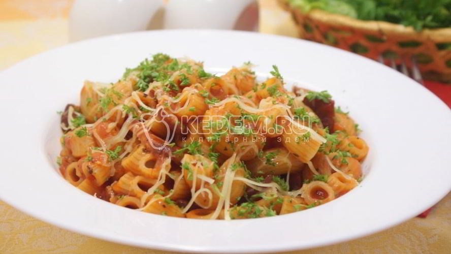 Рецепт паста с густой подливой из протертых помидоров с ветчиной