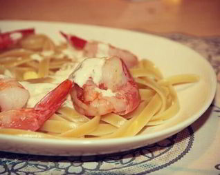 Паста с креветками и сметанным соусом