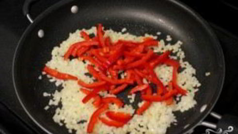 паста с курицей и овощами