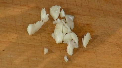 паста с курицей, оливками и соусом песто