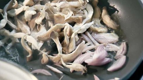 паста с курицей с грибами