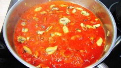 паста с мидиями в томатном соусе