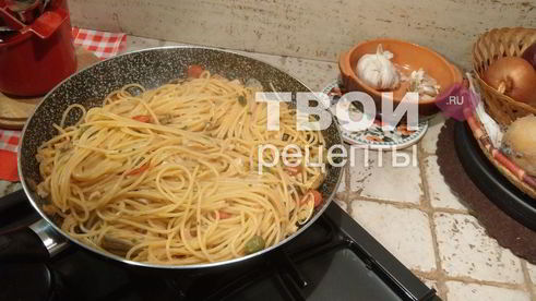 паста с моллюсками и рыбой-меч