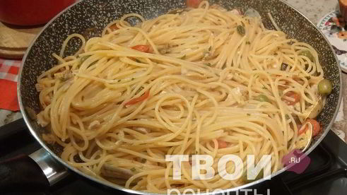 паста с моллюсками и рыбой-меч