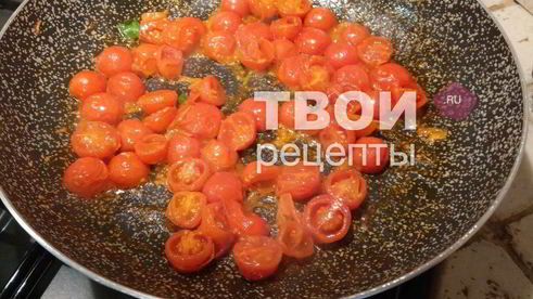 паста с моллюсками и рыбой-меч