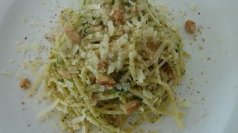 паста с песто из петрушки и грецких орехов