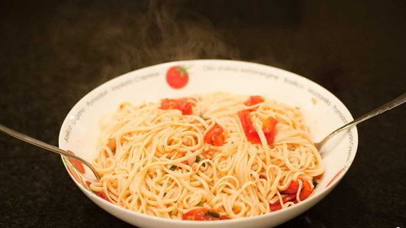 Рецепт Паста с помидорами и чесноком