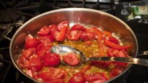 паста с помидорами и чесноком