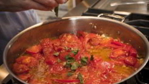 паста с помидорами и чесноком