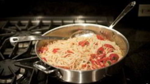 паста с помидорами и чесноком