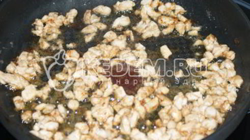 паста с соусом бешамель и курицей