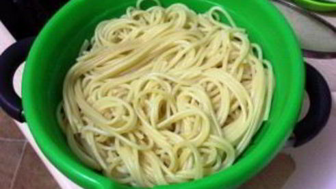 паста с ветчиной и грибами в сливочном соусе