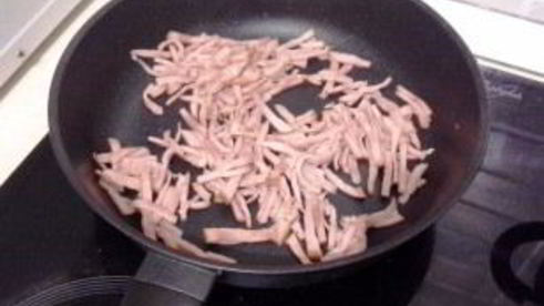 паста с ветчиной и грибами в сливочном соусе