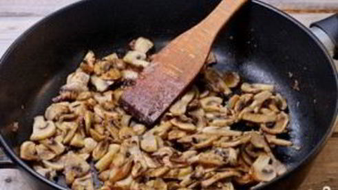 паста с ветчиной и грибами