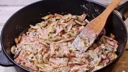 паста с ветчиной и грибами