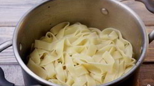 паста с ветчиной и грибами