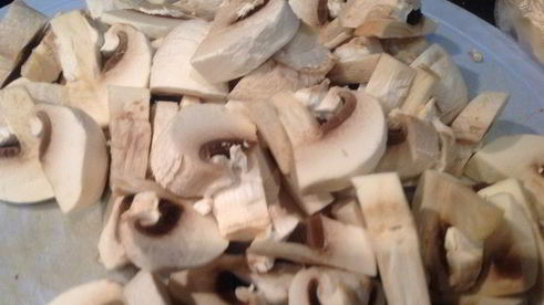 паста в томатном соусе с грибами