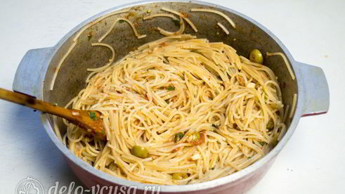 спагетти путанеска с помидорами и анчоусами