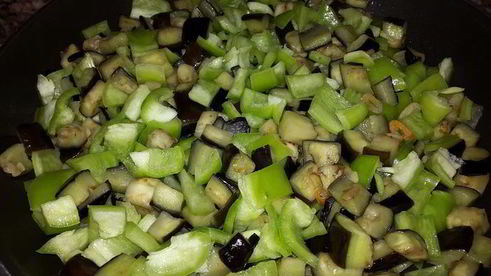 спагетти с баклажанами и болгарским перцем