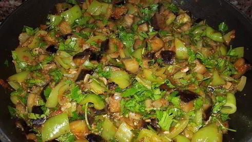 спагетти с баклажанами и болгарским перцем