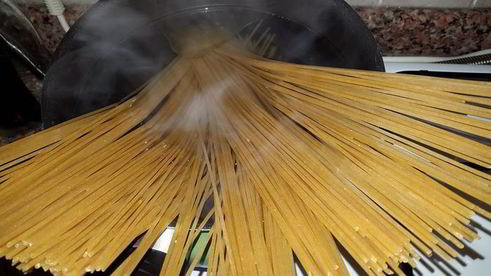 спагетти с баклажанами и болгарским перцем