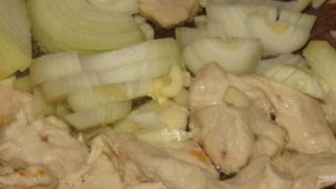 спагетти с курицей в сметанном соусе