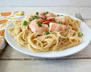 Спагетти с пряными креветками в вине