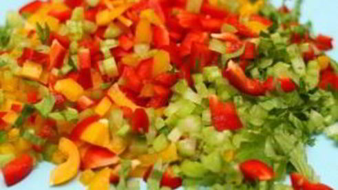 спагетти с сосиской и соусом