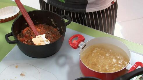 спагетти с соусом болоньезе