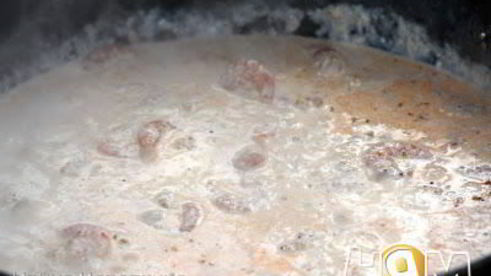 спагетти в чесночно-сливочном соусе с креветками