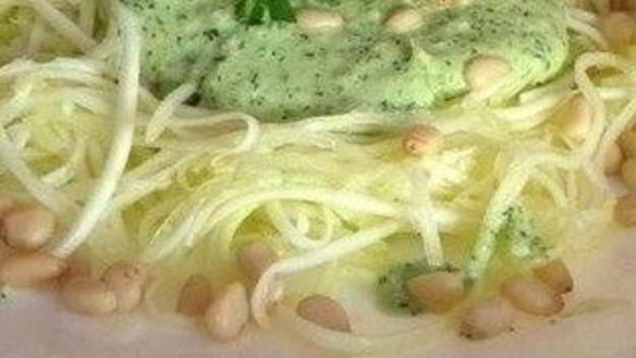 Рецепт Сыроедческая паста с цукини и соусом из кешью