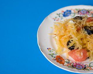 Запеченный кабачок-спагетти с фетой