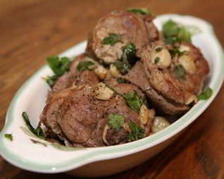 Баранина с чесноком в коньяке