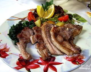 Бараньи ребрышки на мангале