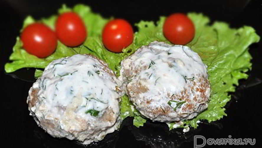 Рецепт биточки в сметанном соусе