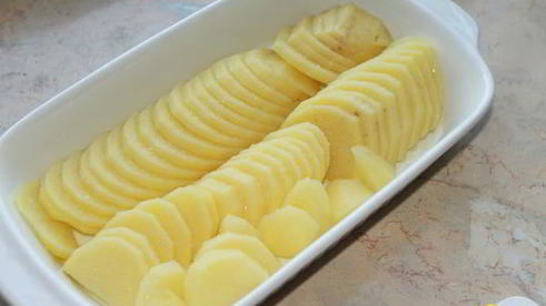 филе индейки под кабачково-сырной шапкой