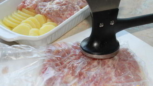 филе индейки под кабачково-сырной шапкой