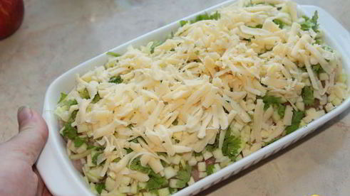 филе индейки под кабачково-сырной шапкой