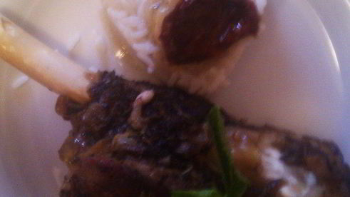 голяшка ягненка, запеченная в духовке