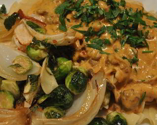 Говядина под соусом бешамель