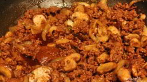 говядина под соусом бешамель