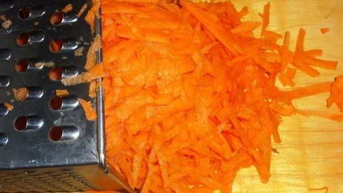 говядина, тушеная с овощами и изюмом