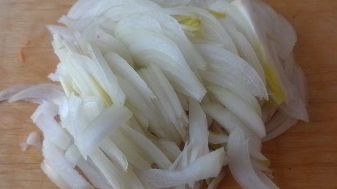 говядина, тушеная с овощами и изюмом