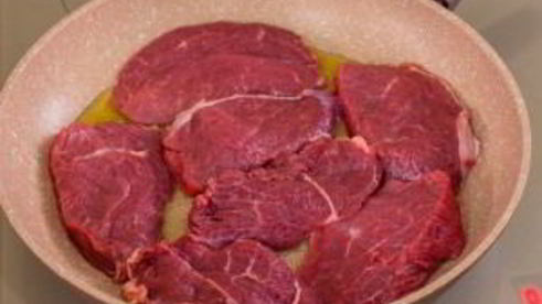 говядина, жаренная с клюквой