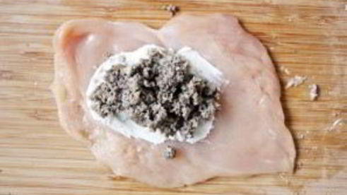 грудка, фаршированная грибами и сыром